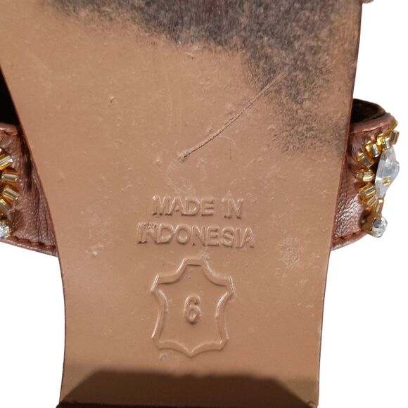 Mystique Sandals 6 Womens Brown Leather Flat Comfort Slip On Casual Jeweled - Picture 9 of 9